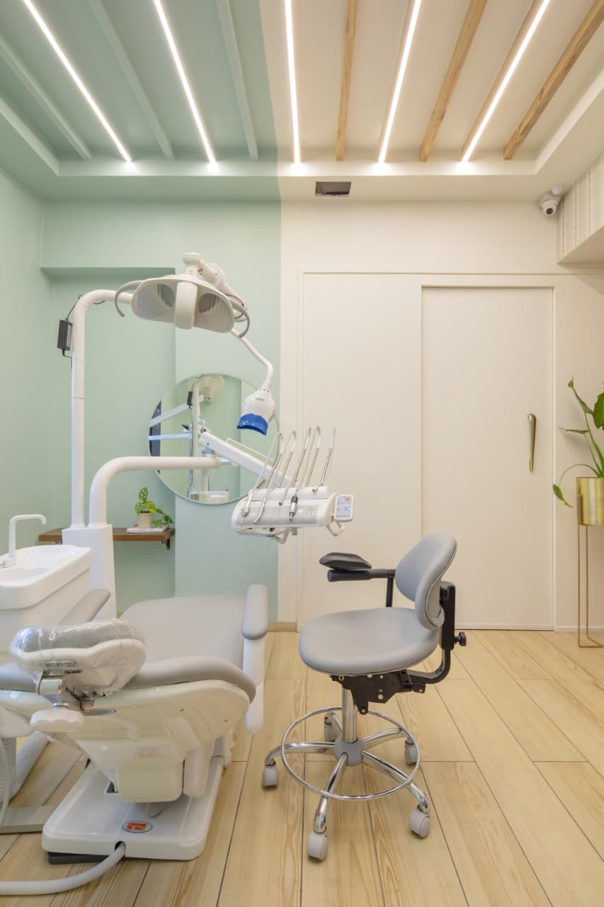 Khivsara Dental Clinic About Hero
