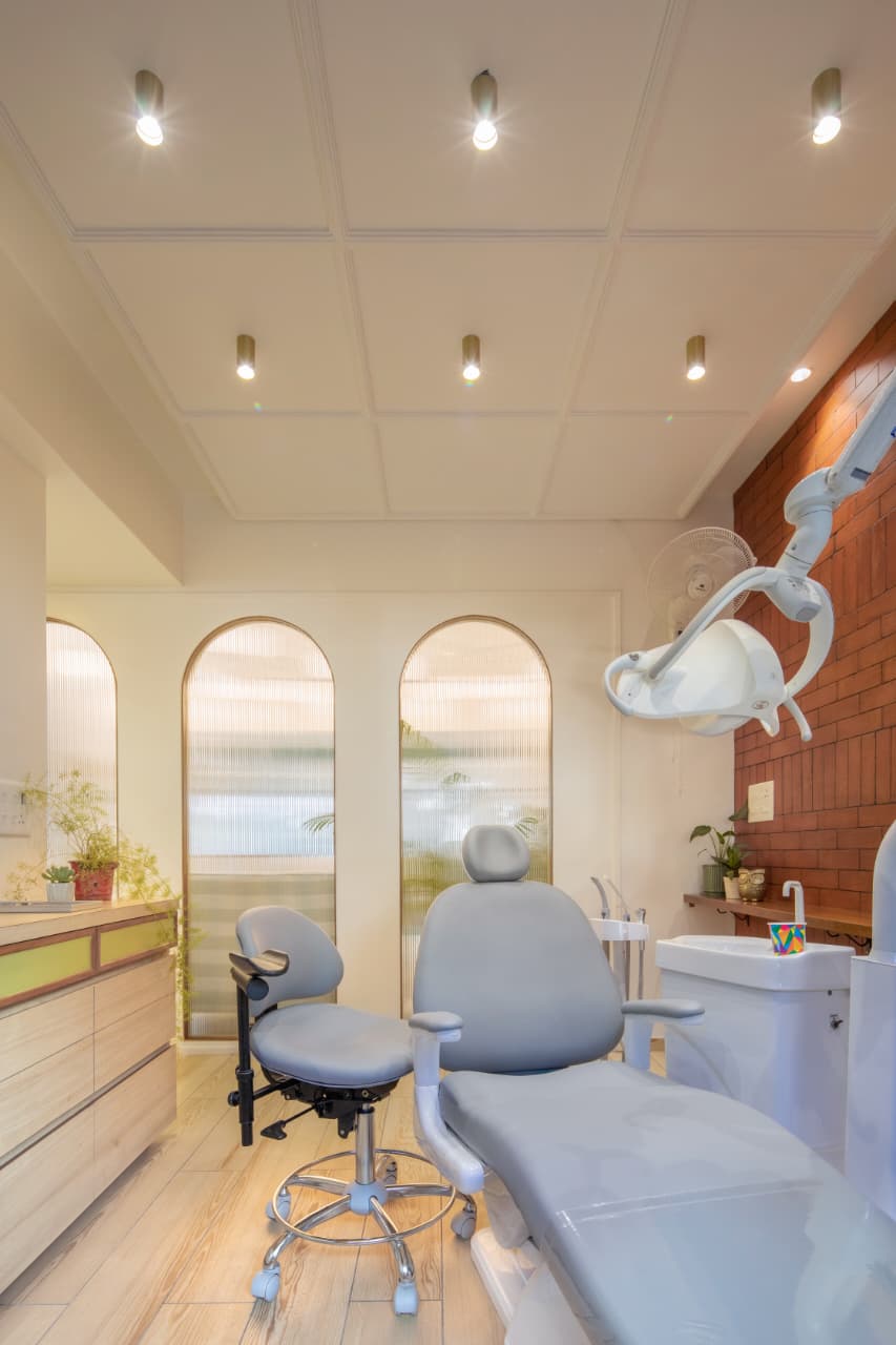 Khivsara Dental Clinic Hero